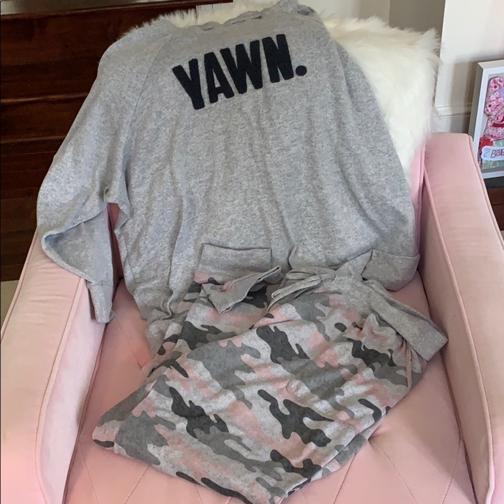 Women’s 2x Grey Camo YAWN PJ outfit